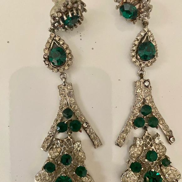 Flapper style Emerald color and cz stone, silver long chandelier earrings. - Picture 6 of 6